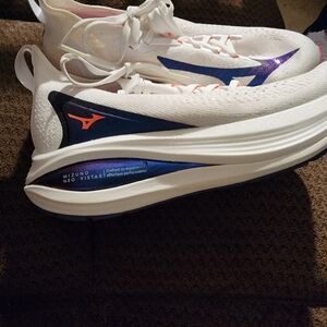 Mizuno Neo Vista 2 Women’s Running Shoes - White, Shimmer Navy & Orange Accents